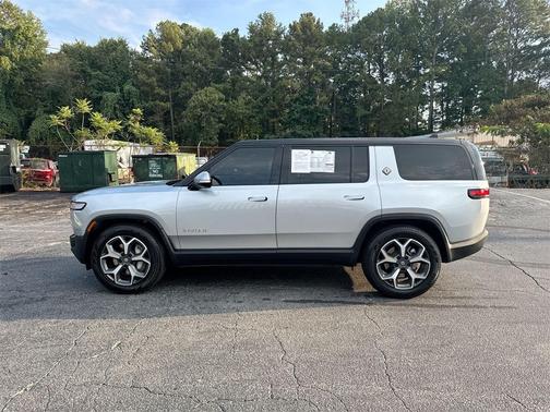 2024 Rivian R1S Adventure