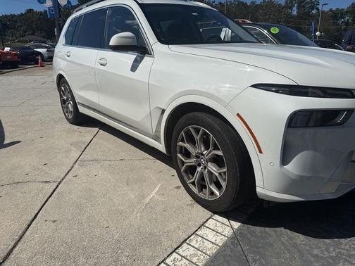 2023 BMW X7 xDrive40i