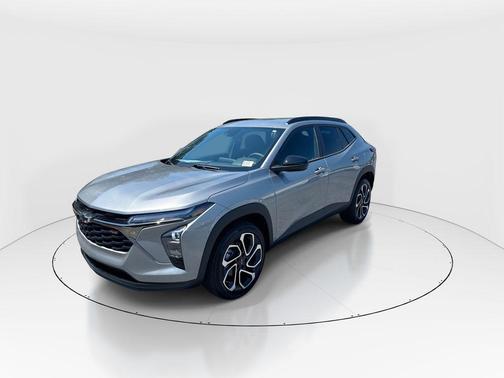 Sterling Gray Metallic 2026 Chevrolet Trax FWD 2RS
