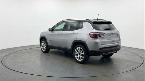 Silver Zynith Metallic Clearcoat 2025 Jeep Compass Limited
