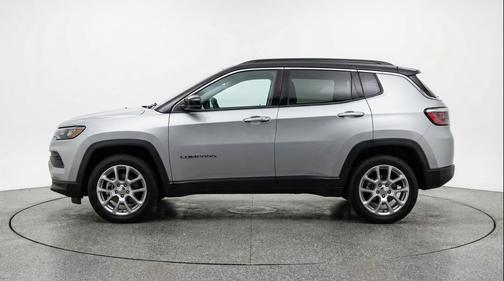 Silver Zynith Metallic Clearcoat 2025 Jeep Compass Limited