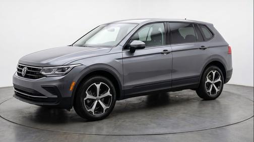 platinum gray metallic 2026 Volkswagen Tiguan 2.0T SE