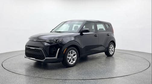 Fusion Black 2025 Kia Soul LX