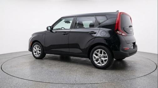 Fusion Black 2025 Kia Soul LX