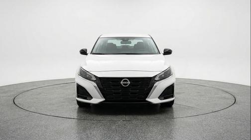 Glacier White 2025 Nissan Altima SV FWD