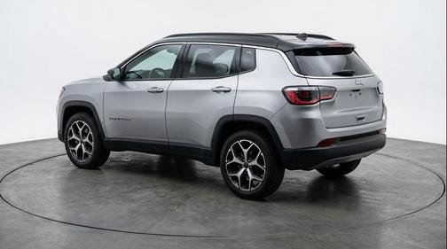 Silver Zynith Metallic Clearcoat 2025 Jeep Compass Limited