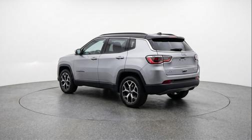 Silver Zynith Metallic Clearcoat 2025 Jeep Compass Limited