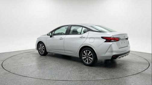 Brilliant Silver Metallic 2025 Nissan Versa 1.6 SV