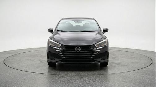 Super Black 2025 Nissan Versa 1.6 SV