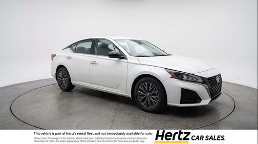 Glacier White 2025 Nissan Altima SV FWD