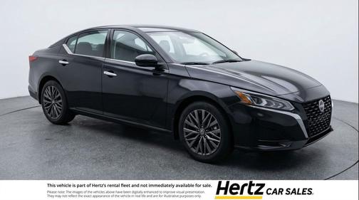 Super Black 2025 Nissan Altima SV FWD