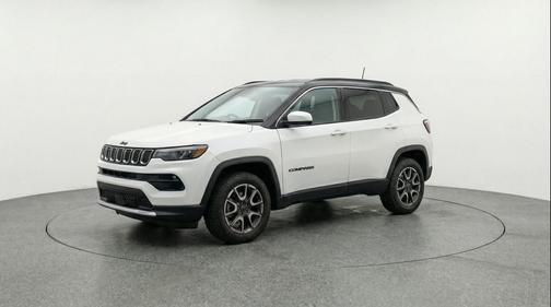 Bright White Clearcoat 2025 Jeep Compass Trailhawk