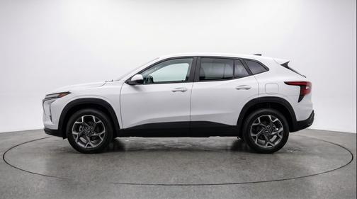 Summit White 2025 Chevrolet Trax LT