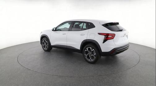 Summit White 2025 Chevrolet Trax LT