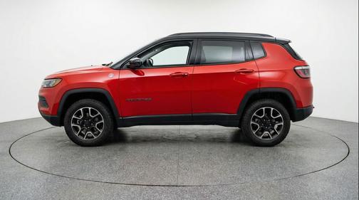 Red Hot Pearlcoat 2025 Jeep Compass Trailhawk