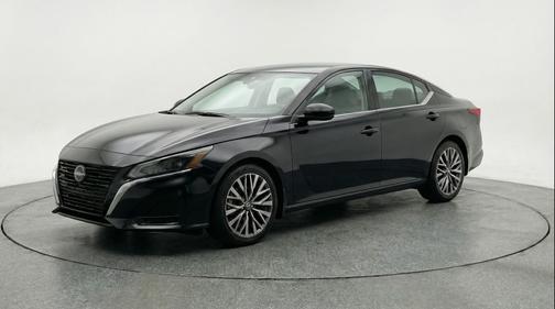 Super Black 2025 Nissan Altima SV FWD