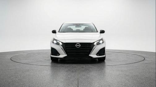 Glacier White 2025 Nissan Altima SV FWD
