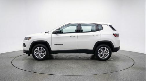 Bright White Clearcoat 2025 Jeep Compass Latitude