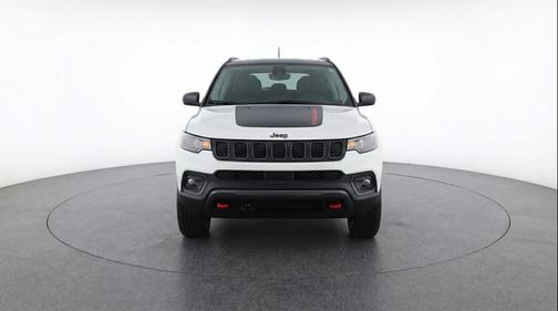 Bright White Clearcoat 2025 Jeep Compass Trailhawk