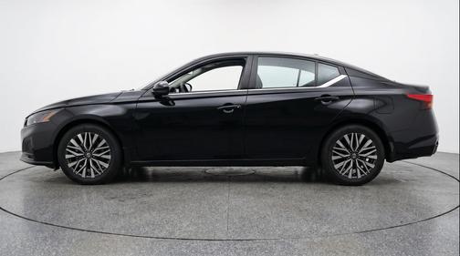 Super Black 2025 Nissan Altima SV FWD