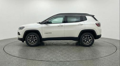 Bright White Clearcoat 2025 Jeep Compass Trailhawk