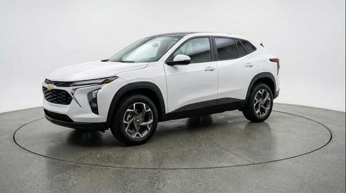 Summit White 2025 Chevrolet Trax LT