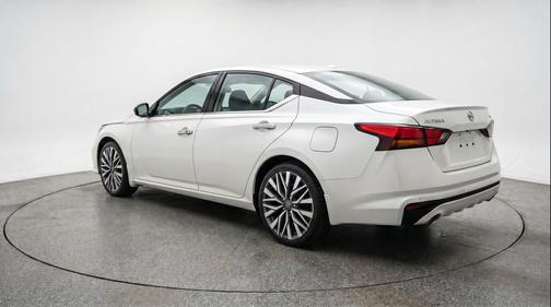 Glacier White 2025 Nissan Altima SV FWD