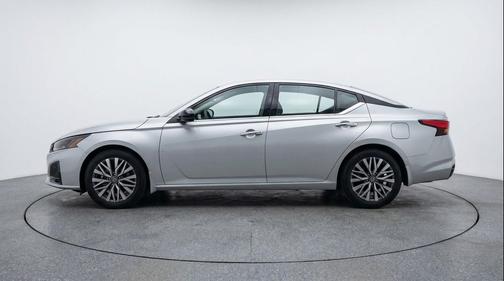 Gun Metallic 2025 Nissan Altima SV FWD