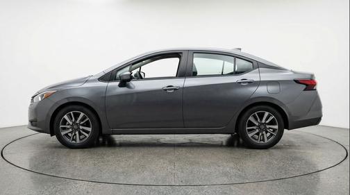 Gun Metallic 2025 Nissan Versa 1.6 SV