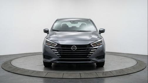 Gun Metallic 2025 Nissan Versa 1.6 SV
