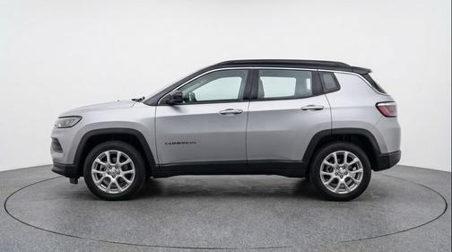 Silver Zynith Metallic Clearcoat 2025 Jeep Compass Limited