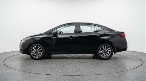Super Black 2025 Nissan Versa 1.6 SV