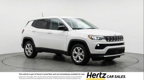 Bright White Clearcoat 2025 Jeep Compass Latitude