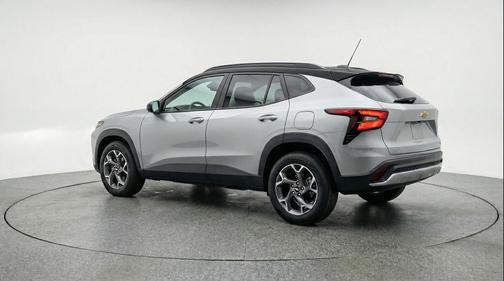 Sterling Gray Metallic 2025 Chevrolet Trax LT
