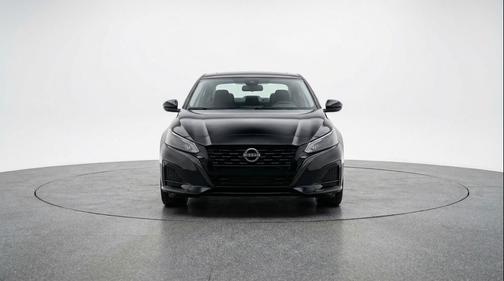 Super Black 2025 Nissan Altima SV FWD