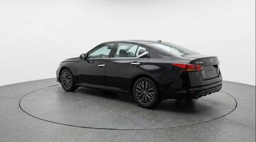Super Black 2025 Nissan Altima SV FWD