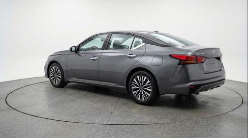 Gun Metallic 2025 Nissan Altima SV FWD