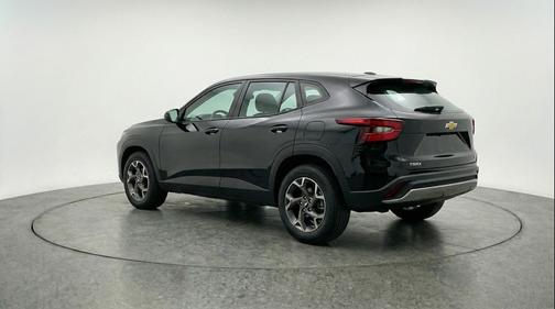 Mosaic Black Metallic 2025 Chevrolet Trax LT