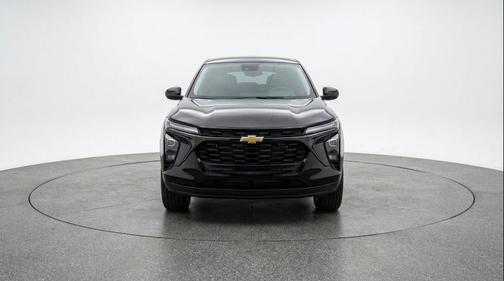 Mosaic Black Metallic 2025 Chevrolet Trax LT