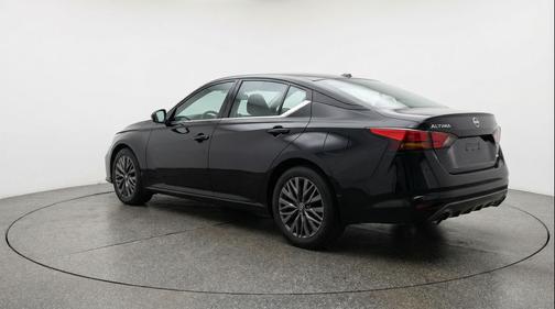 Super Black 2025 Nissan Altima SV FWD