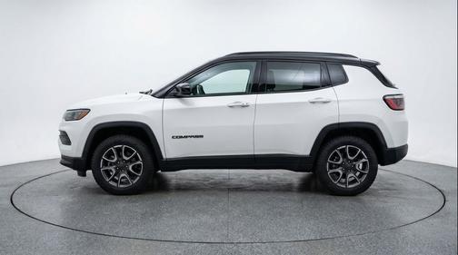 Bright White Clearcoat 2025 Jeep Compass Trailhawk