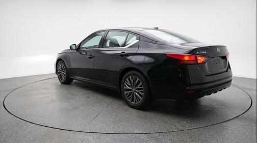 Super Black 2025 Nissan Altima SV FWD