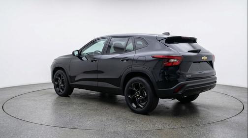 Mosaic Black Metallic 2025 Chevrolet Trax LT