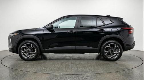 Mosaic Black Metallic 2025 Chevrolet Trax LT