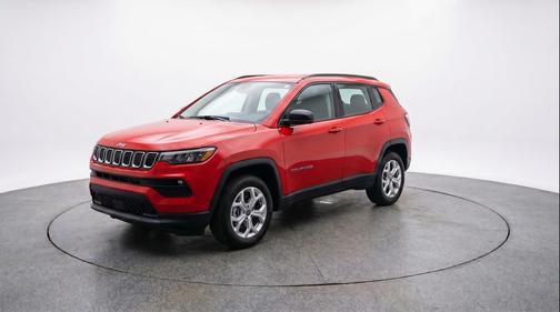 Red Hot Pearlcoat 2025 Jeep Compass Latitude