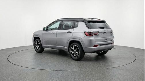 Silver Zynith Metallic Clearcoat 2025 Jeep Compass Limited