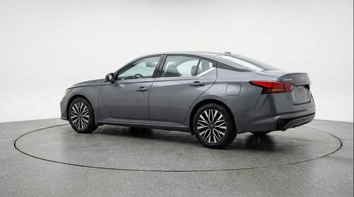 Gun Metallic 2025 Nissan Altima SV FWD