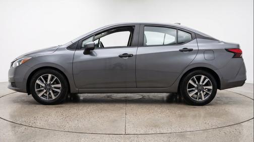 Gun Metallic 2025 Nissan Versa 1.6 SV