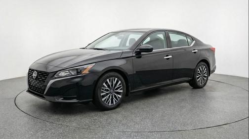 Super Black 2025 Nissan Altima SV FWD