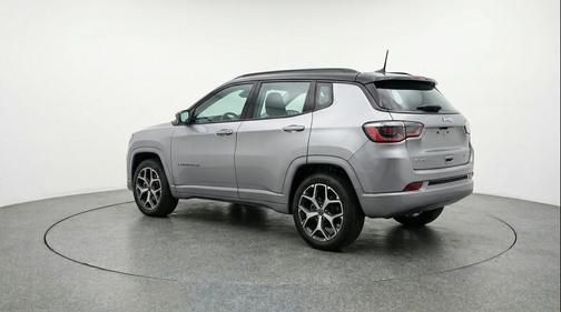 Silver Zynith Metallic Clearcoat 2025 Jeep Compass Limited